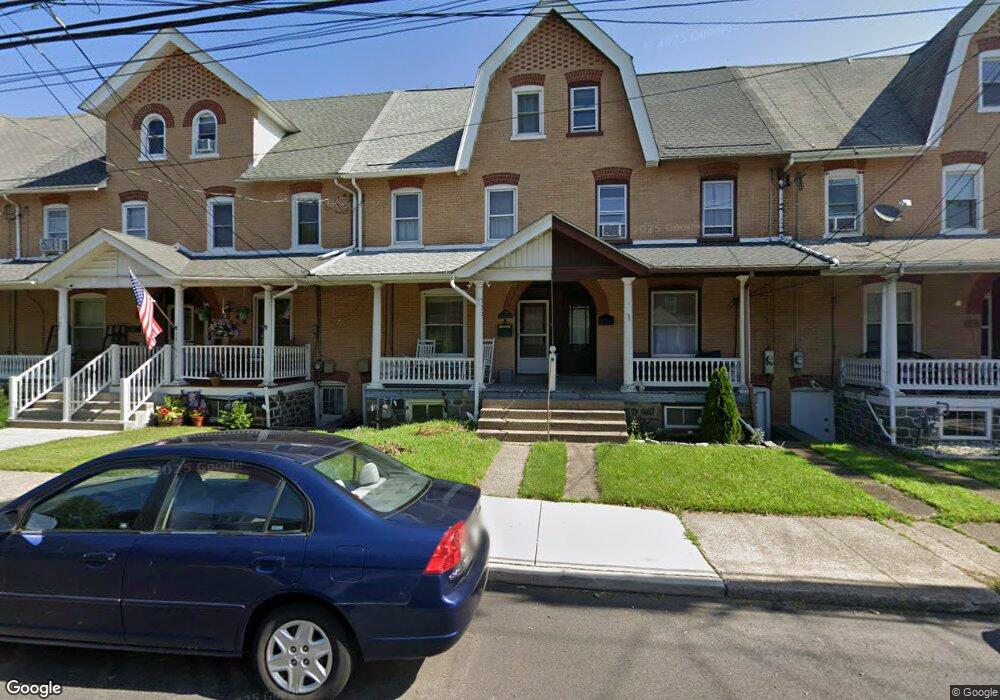 723 Juniper St, Quakertown, PA 18951 - photo 1