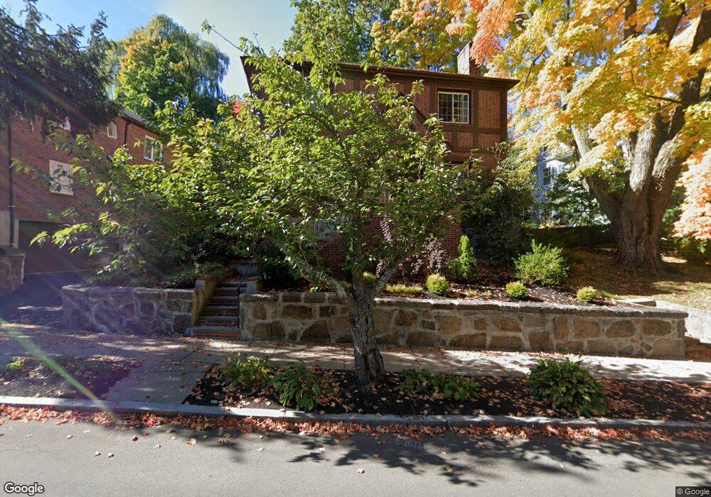 43 Gardner Rd unit 2    43, Brookline, MA 02445 - photo 1