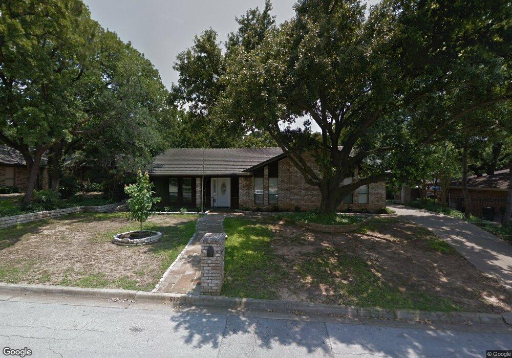 517 Cumberland Dr, Hurst, TX 76054 - photo 1