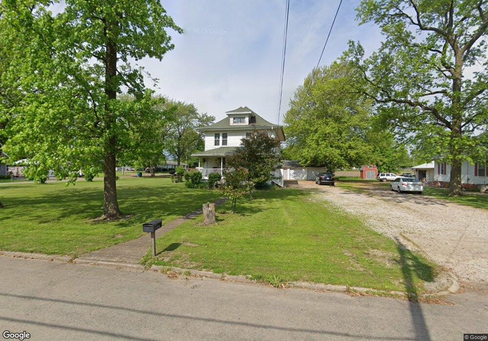 1009 N 19th St, Mattoon, IL 61938 - photo 1