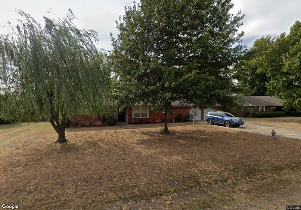 25 Clark Cir, Shawnee, OK 74804 - photo 1