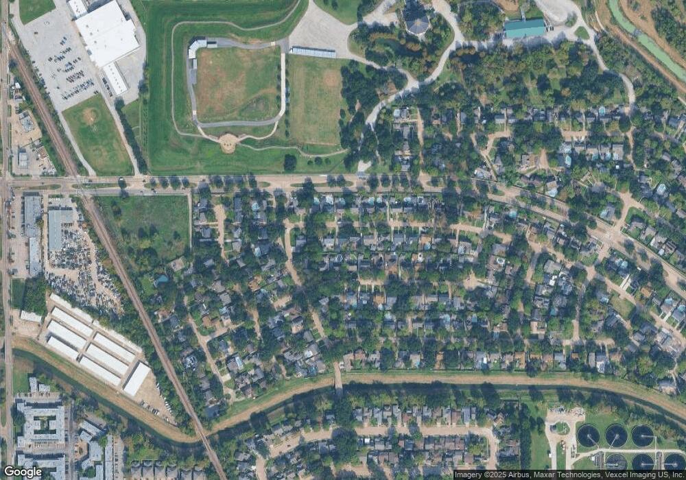 5043 Bayou Vista Dr, Houston, TX 77091 - photo 1