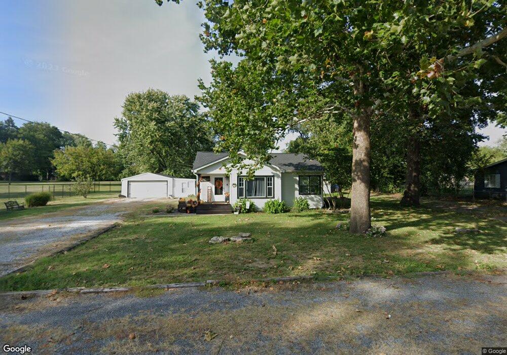 414 Hayden Ln, Maryville, IL 62062 - photo 1