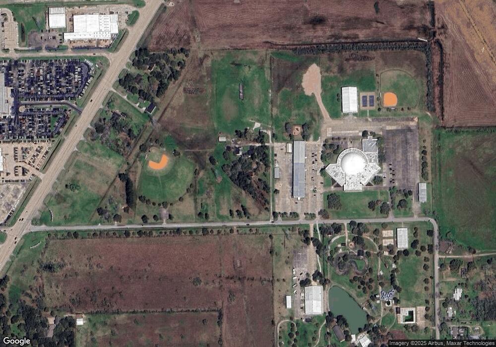 1329 Victory Ln, Alvin, TX 77511 - photo 1