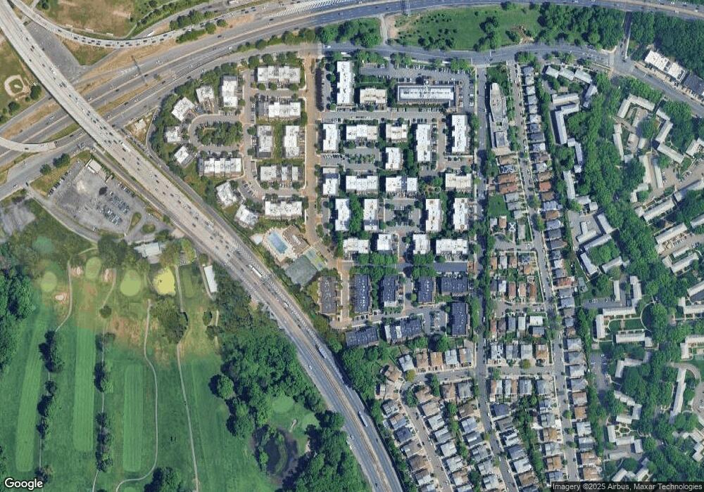 20703 Estates Dr unit 1552, Bayside, NY 11360 - photo 1