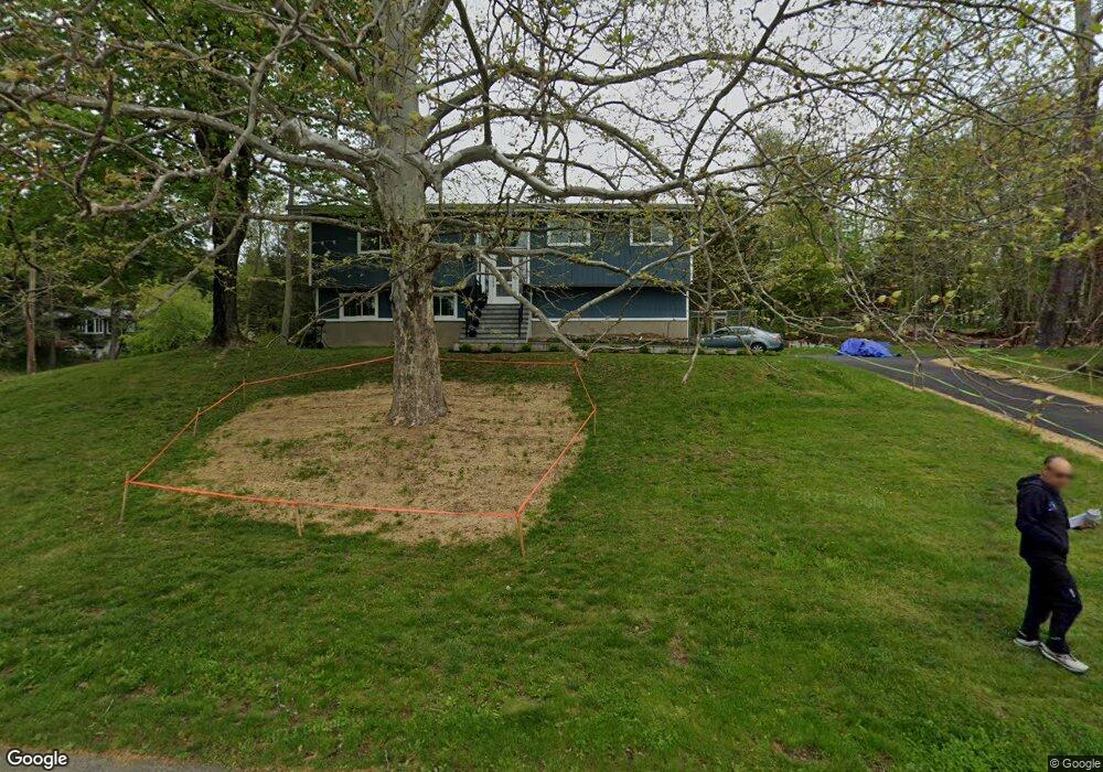 2 Overlook Oval, Cortlandt Manor, NY 10567 - photo 1