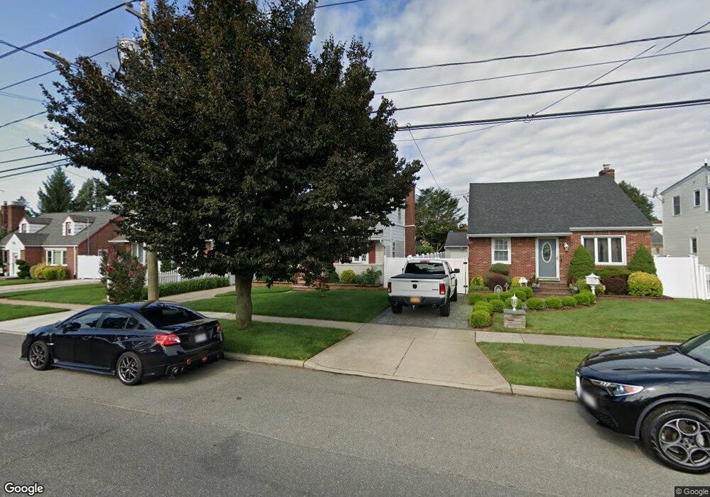 40 Semton Blvd, Franklin Square, NY 11010 - photo 1