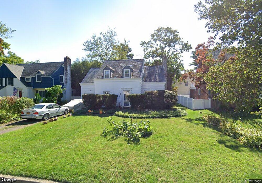 22 Highmeadow Rd, Manhasset, NY 11030 - photo 1