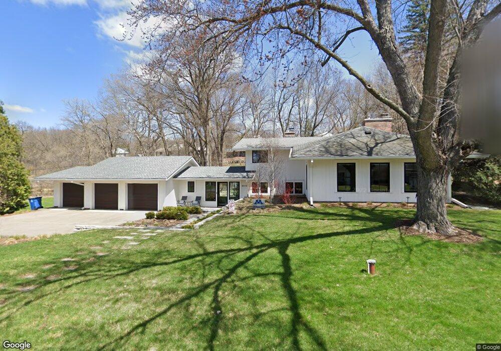 18374 Heathcote Ln, Wayzata, MN 55391 - photo 1