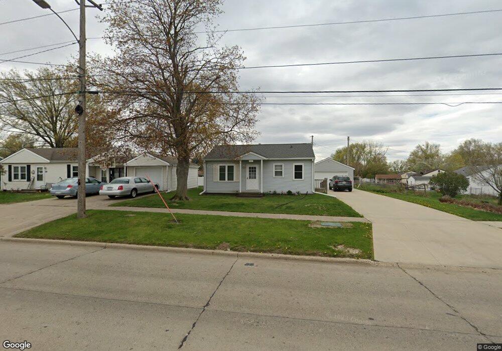 1707 N 4th Ave E, Newton, IA 50208 - photo 1