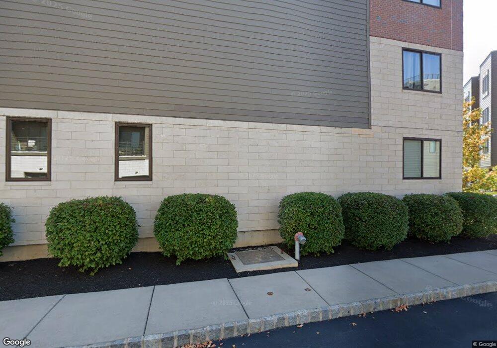 401 Lakeview Ct unit 8 LOWER, King of Prussia, PA 19406 - photo 1