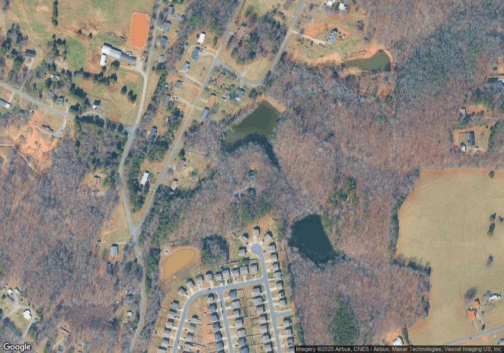 125 Woodland Cove Dr, Statesville, NC 28677 - photo 1