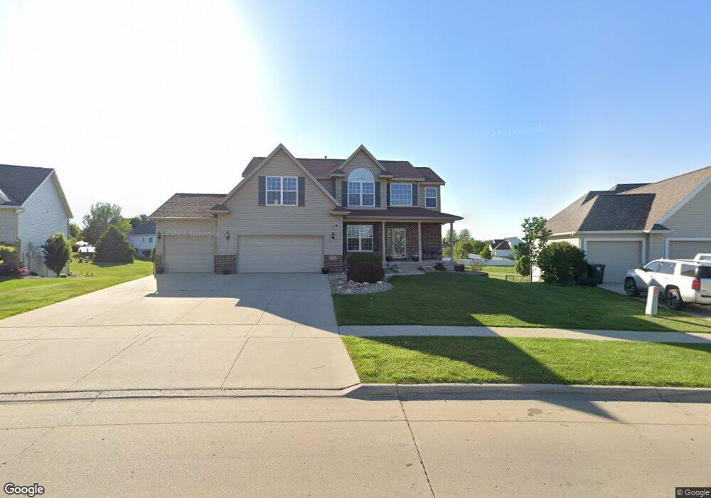 1327 Quail Ridge Rd, Cedar Falls, IA 50613 - photo 1