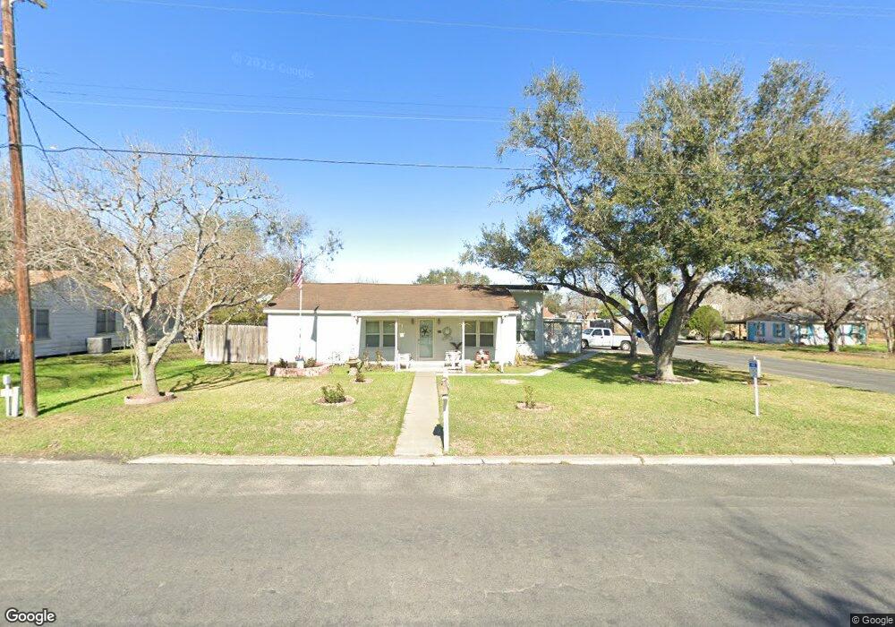 211 E Inez St, Beeville, TX 78102 - photo 1