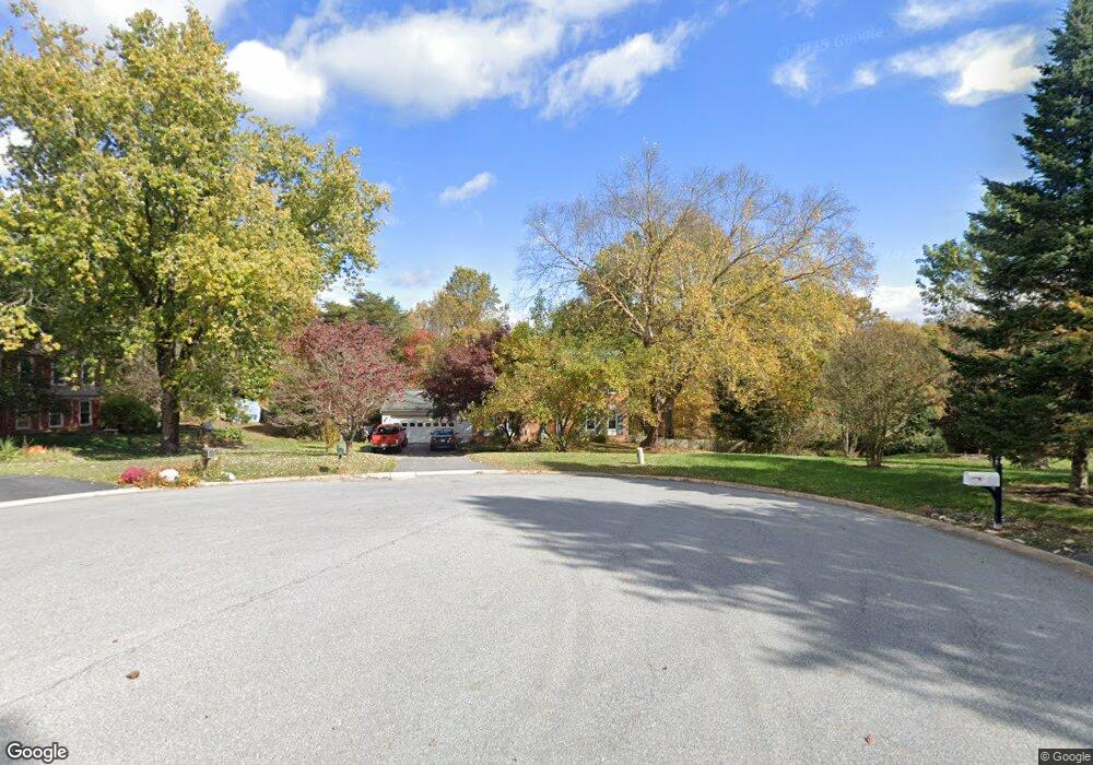 606 Roundtree Ct, Sykesville, MD 21784 - photo 1