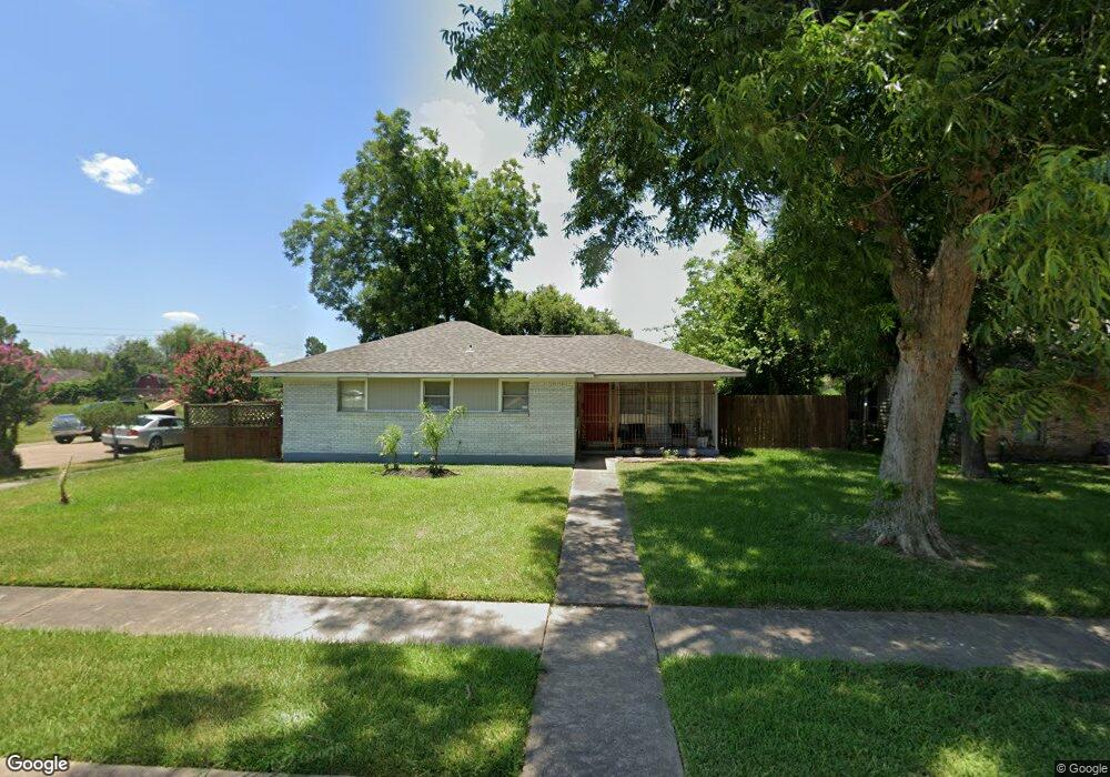 10934 Stover St, Houston, TX 77075 - photo 1