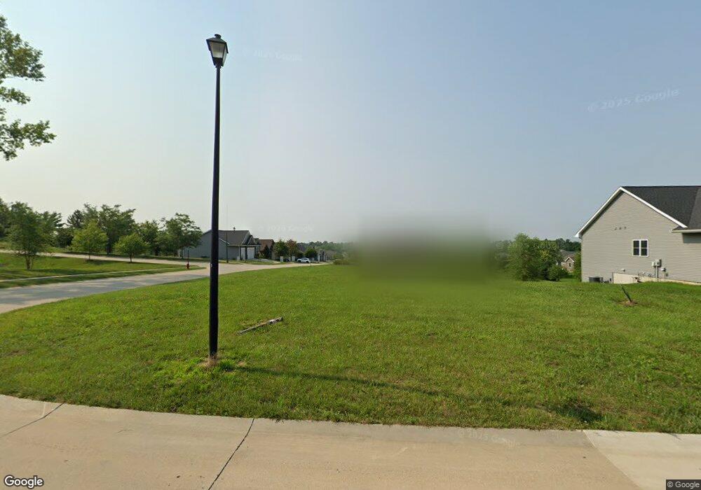 3509 Diamondhead Cir, Hiawatha, IA 52233 - photo 1