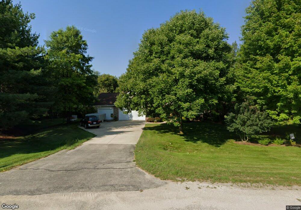 8101 N Robert Dr, Evansville, WI 53536 - photo 1