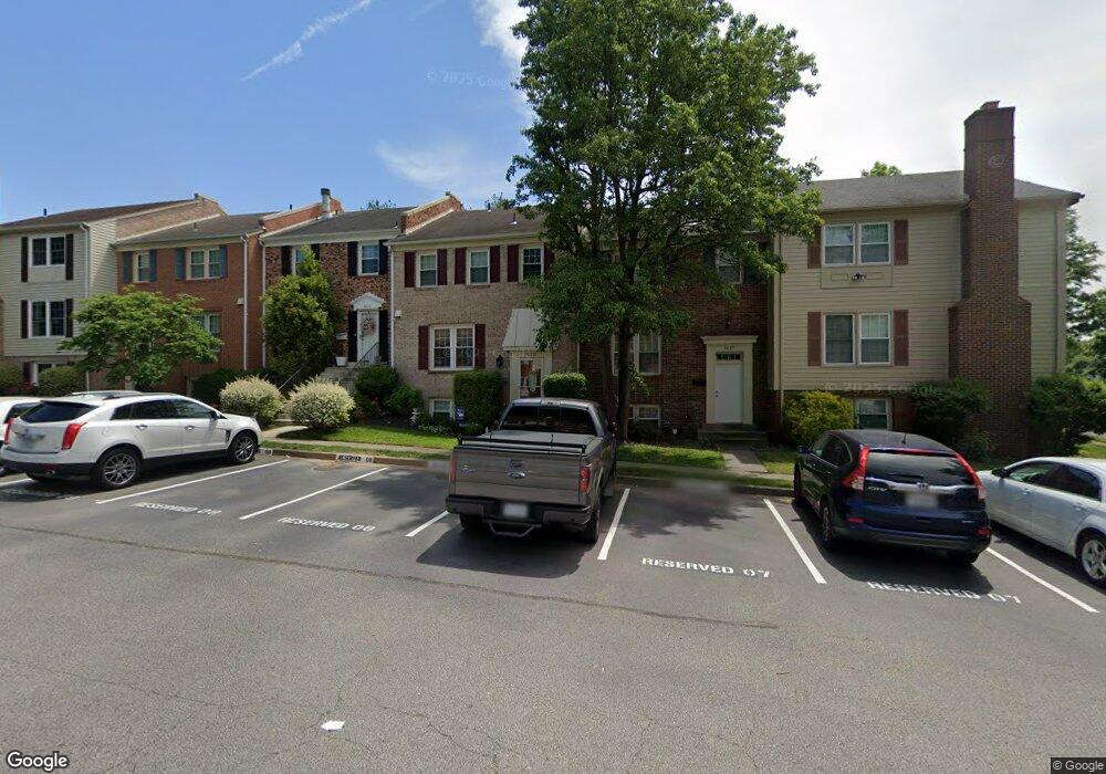 8027 Sleepy View Ln, Springfield, VA 22153 - photo 1