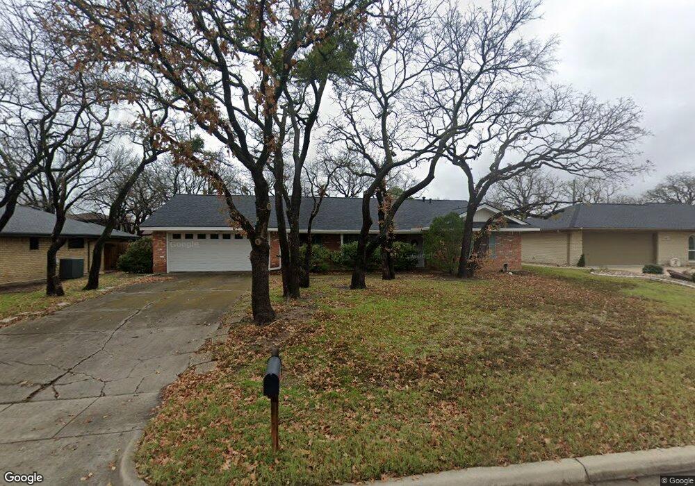 424 Hillview Dr, Hurst, TX 76054 - photo 1