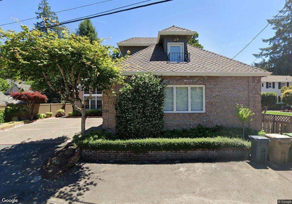 17240 Cedar Rd, Lake Oswego, OR 97034 - photo 1