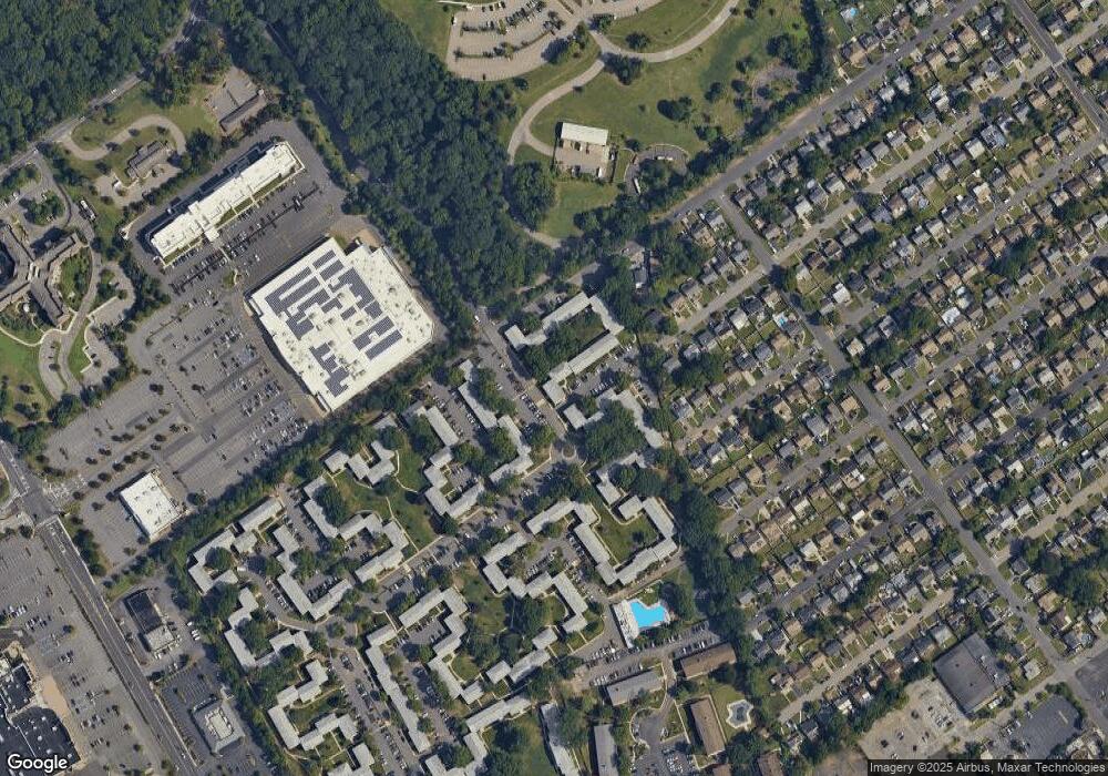 160 Evergreen Rd unit 20A, Edison, NJ 08837 - photo 1