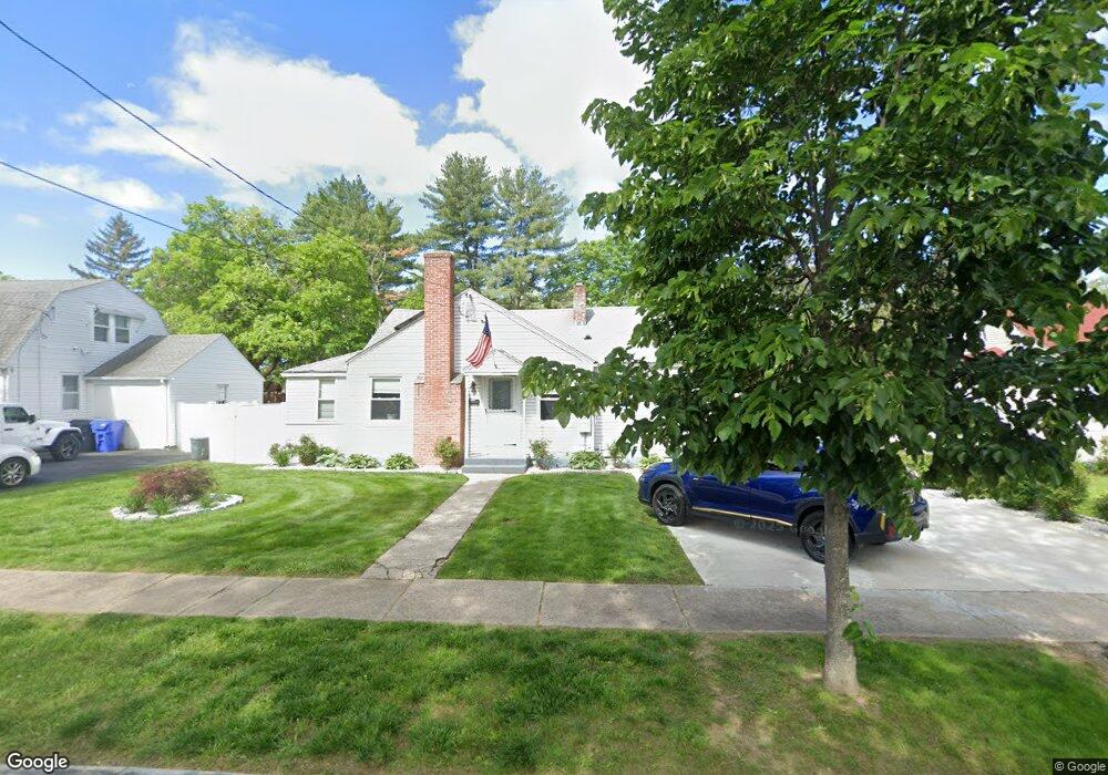 104 Cloran St, Springfield, MA 01109 - photo 1