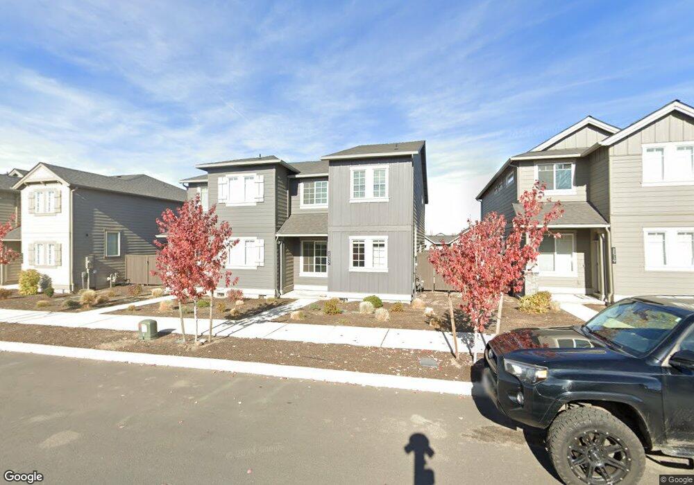 2537 NW Spruce Cone Ln, Redmond, OR 97756 - photo 1