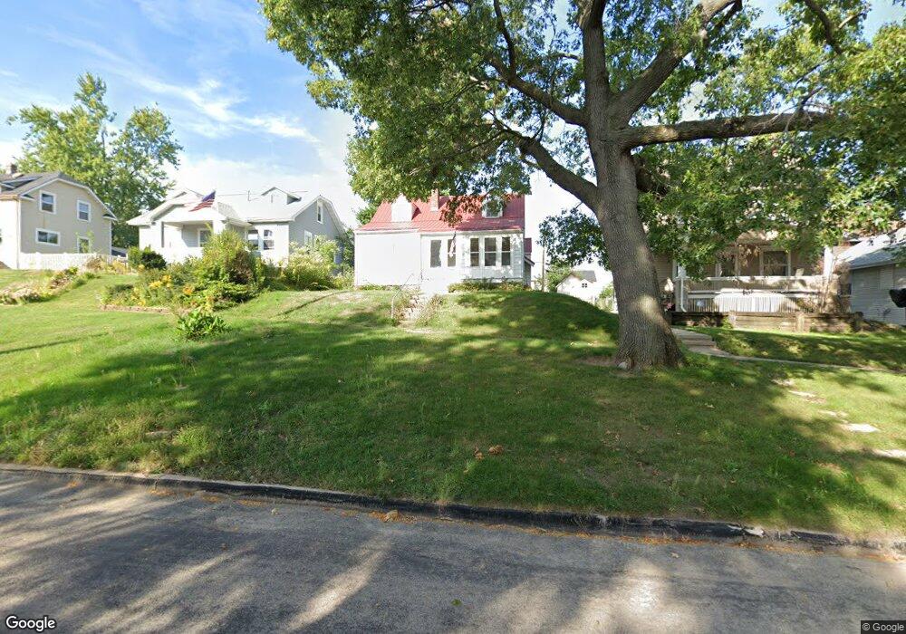 256 15th St NW, Cedar Rapids, IA 52405 - photo 1