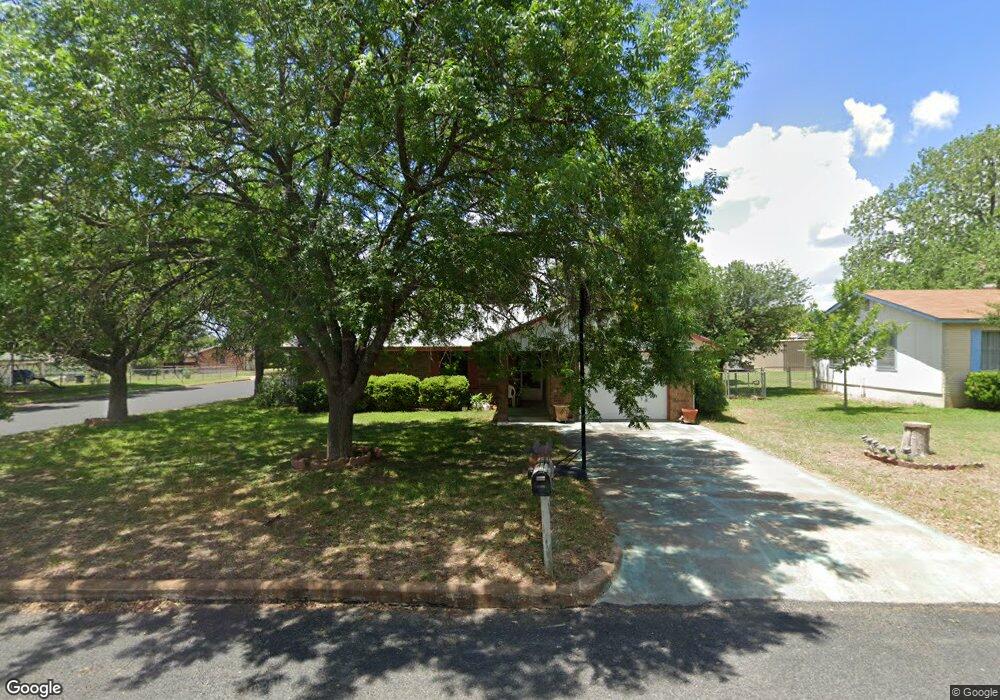 301 Westmoor St, Fredericksburg, TX 78624 - photo 1