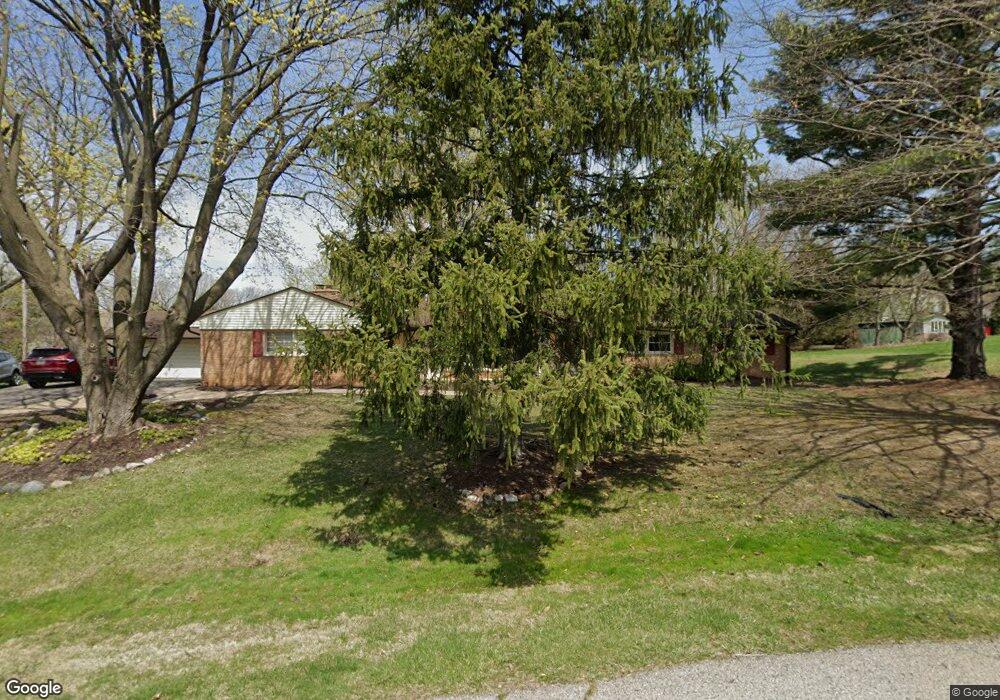 721 Ivy Ln, Bloomfield Hills, MI 48304 - photo 1