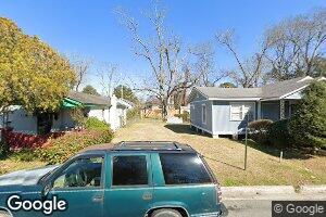 748 E Waldburg St, Savannah, GA 31401