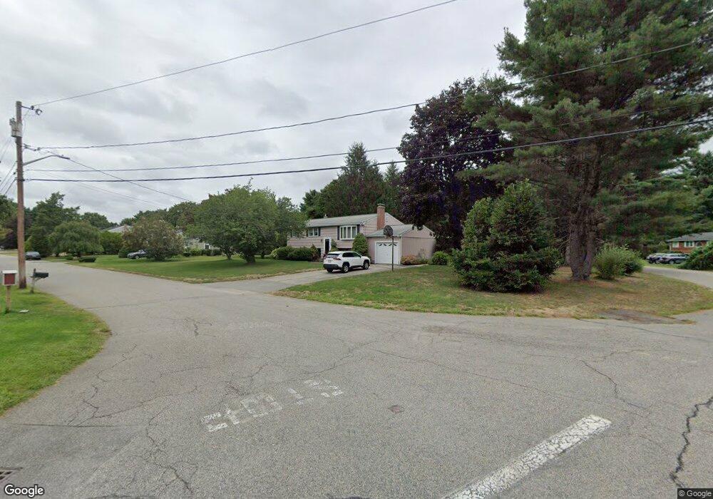 194 Tecumseh Dr, Hanover, MA 02339 - photo 1