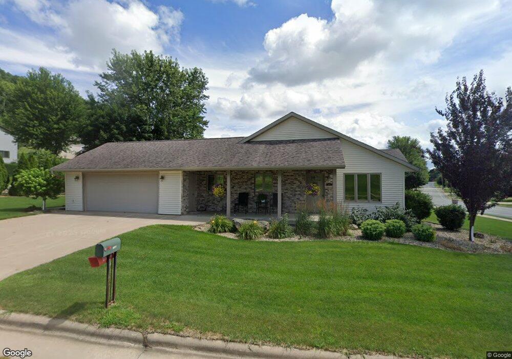 496 Honeygold Ct, La Crescent, MN 55947 - photo 1