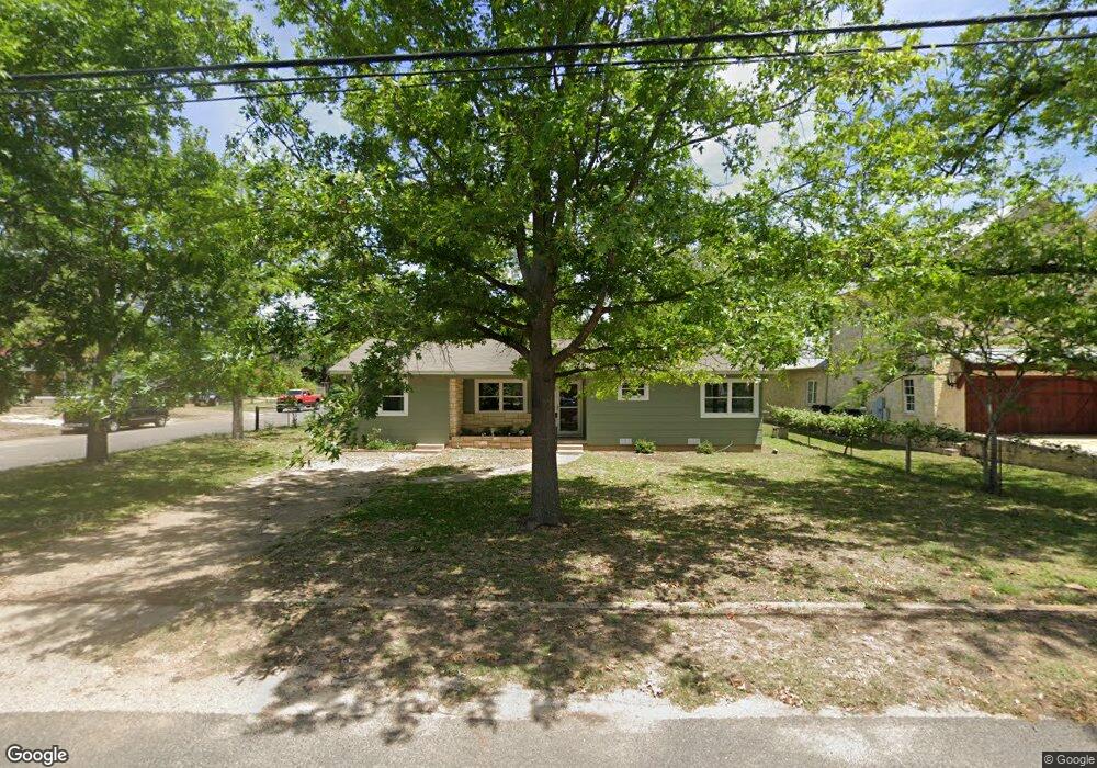 508 W Travis St, Fredericksburg, TX 78624 - photo 1