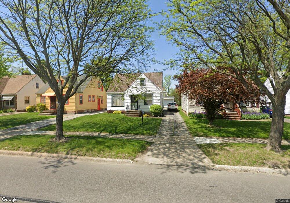 21103 Libby Rd, Maple Heights, OH 44137 - photo 1