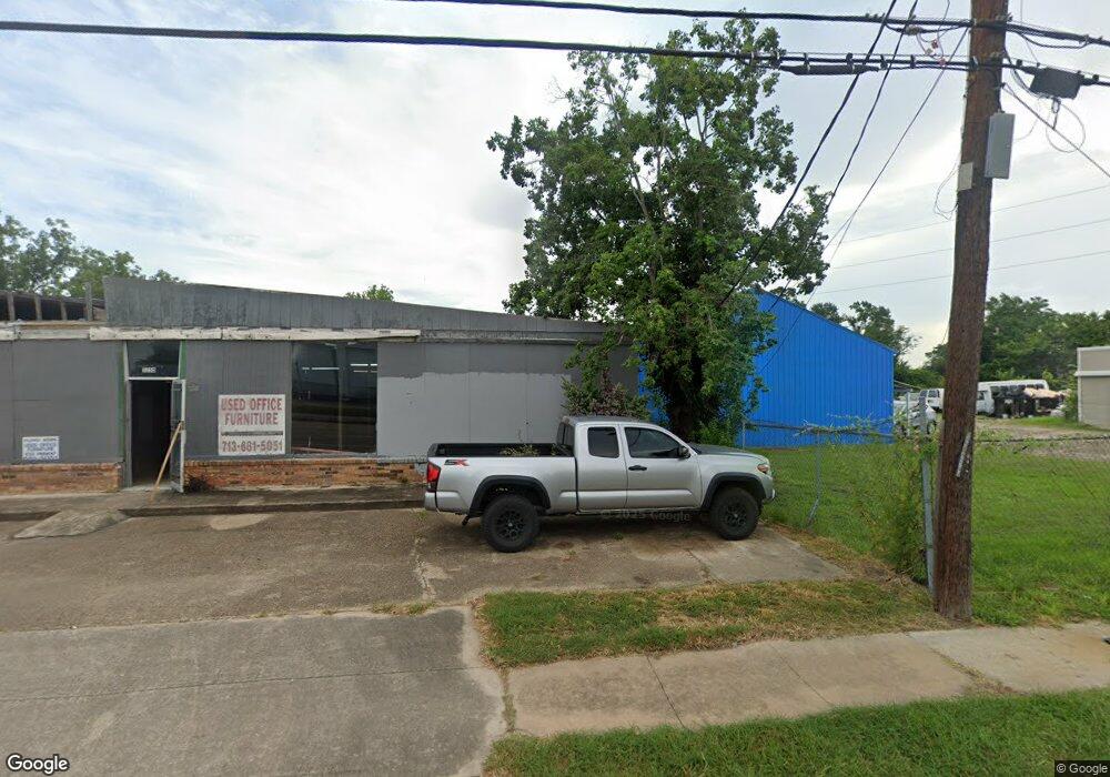 5208 Pinemont Dr, Houston, TX 77092 - photo 1