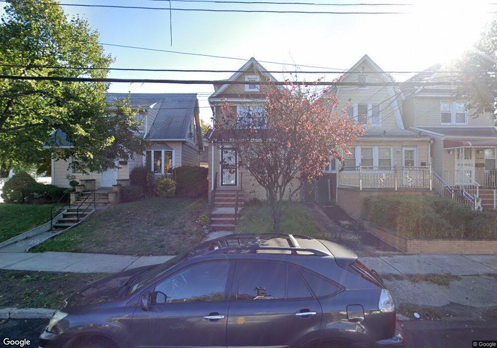7605 164th St, Fresh Meadows, NY 11366 - photo 1