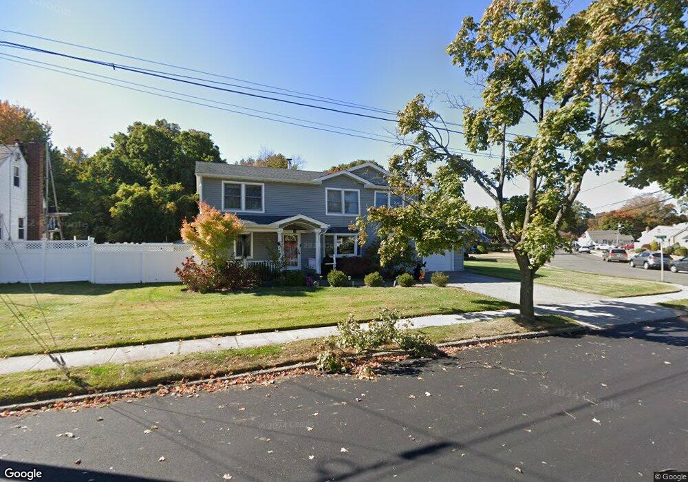 1231 Ott Ln, Merrick, NY 11566 - photo 1