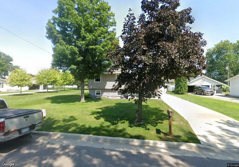 917 Birch St, La Crescent, MN 55947 - photo 1