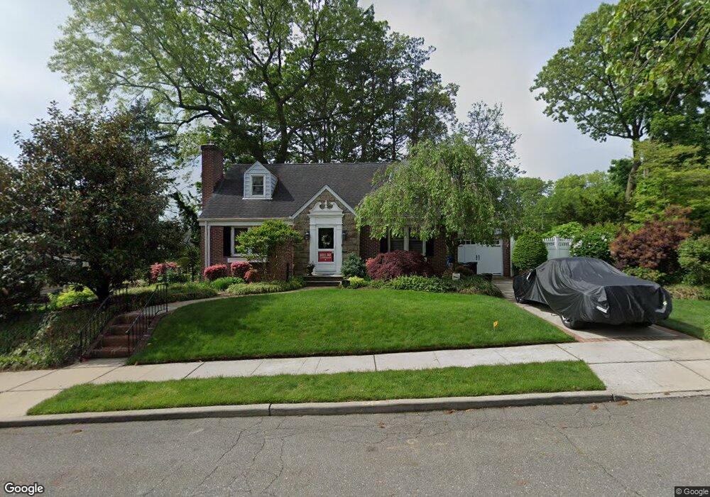 5 Laurel Ct, West Hempstead, NY 11552 - photo 1