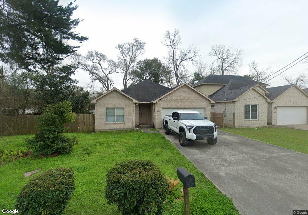 1609 W Blum St, Alvin, TX 77511 - photo 1