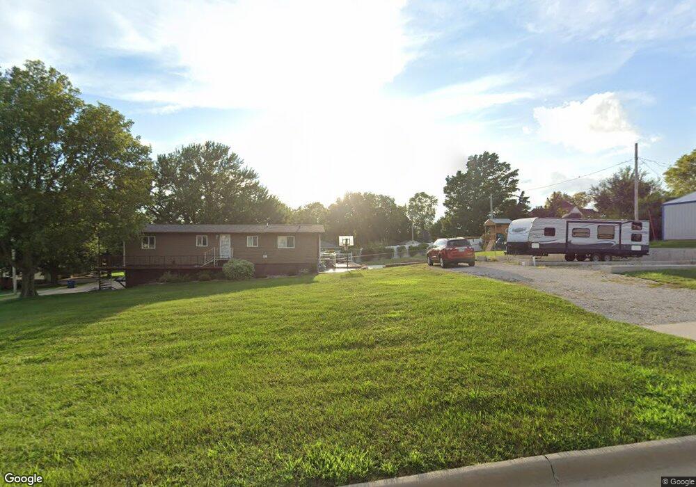 109 N Union Ave, Center Point, IA 52213 - photo 1