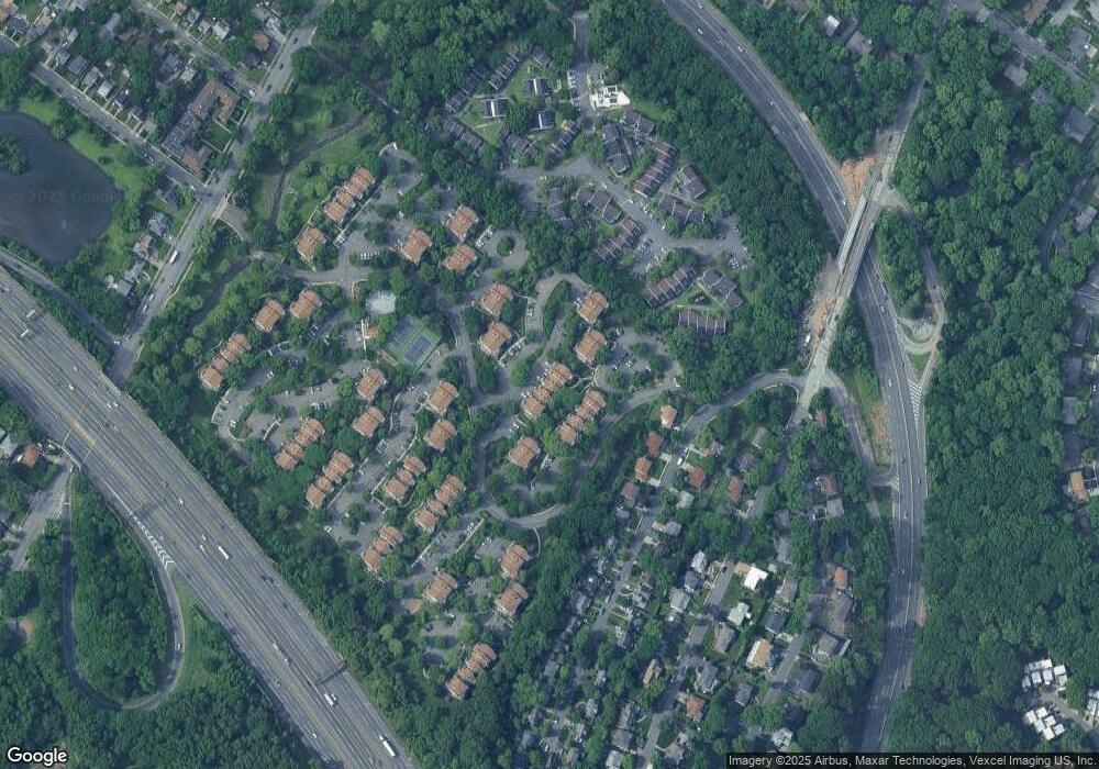 27 Markham Cir unit 98, Englewood, NJ 07631 - photo 1