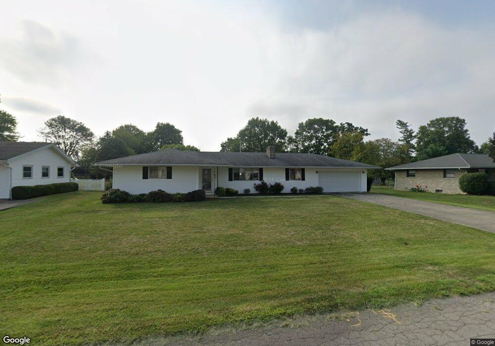 209 Meadow Dr, Circleville, OH 43113 - photo 1