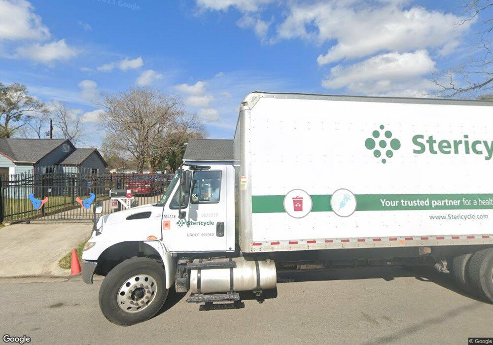 7443 Kingsley St, Houston, TX 77087 - photo 1