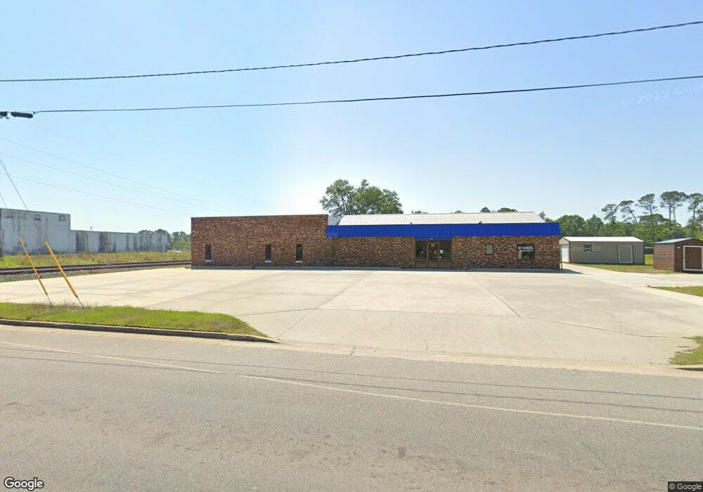 401 Shirley Ave, Douglas, GA 31533 - photo 1