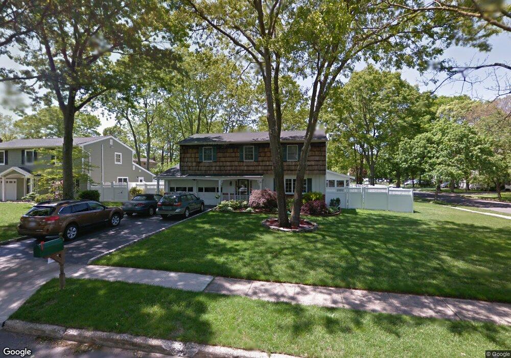 33 Maureen Dr, Hauppauge, NY 11788 - photo 1