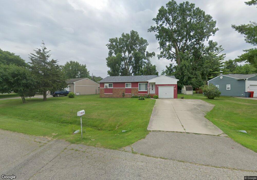 1827 Henbert Rd, West Bloomfield, MI 48324 - photo 1