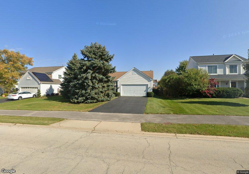 1131 Stonegate Rd, Algonquin, IL 60102 - photo 1